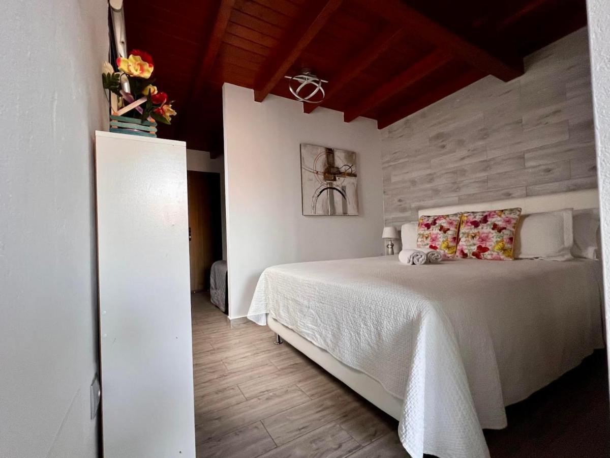 דירות קורלחו Estudio Agradable, Con Jacuzzi, Terraza Y Barbacoa, Totalmente Independiente מראה חיצוני תמונה